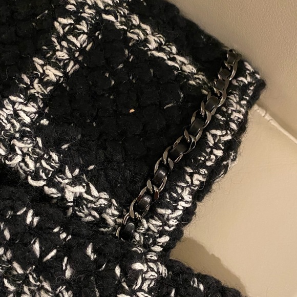 CHANEL Evening Jacket With Leather Cable Accents - Picture 14 of 15